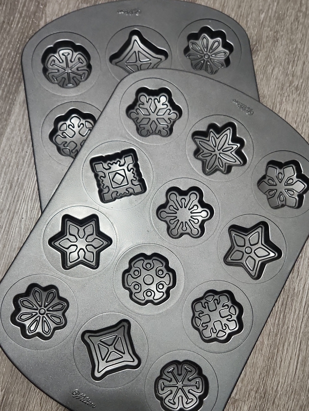 Wilton Snowflake Mini Mold